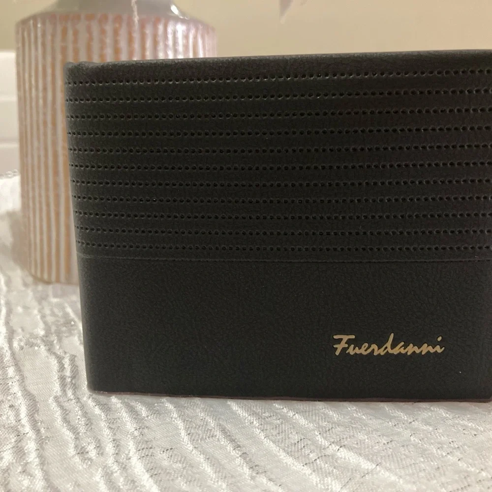 Black and Brown Leather Key & Card Holder with Sophisticated Design
